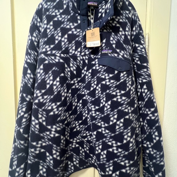 Patagonia Men's Navy Geometric Fleece - Picture 3 of 6
